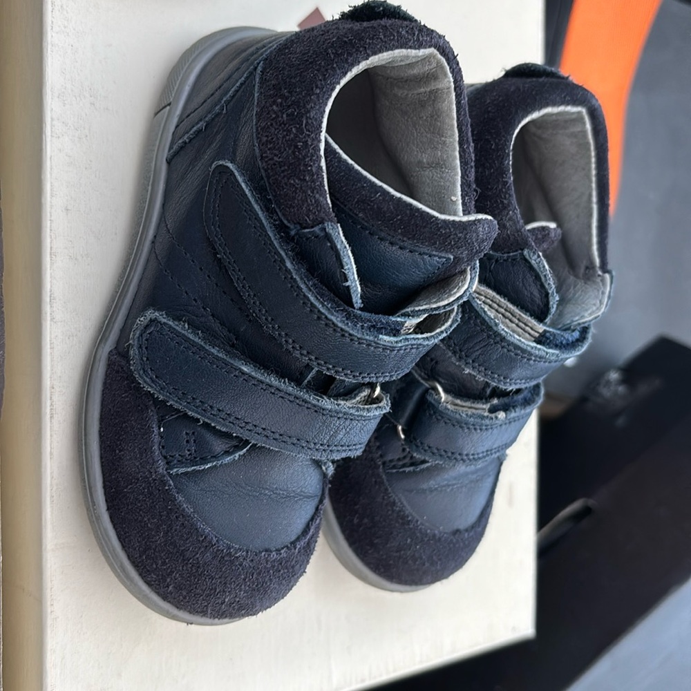 Boys shoes in navy color
